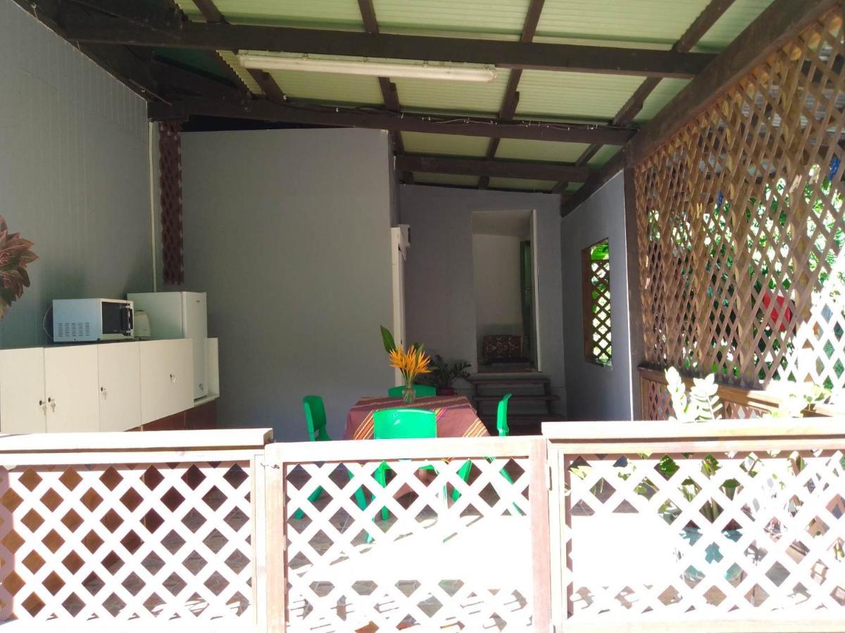 Fare Mihimana Hotel Vai'are Exterior photo